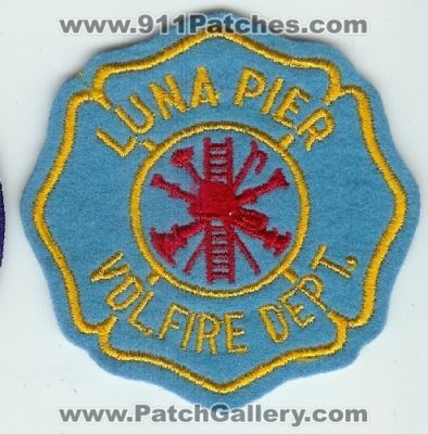 Luna Pier Volunteer Fire Department (Michigan)
Thanks to Mark C Barilovich for this scan.
Keywords: vol. dept.
