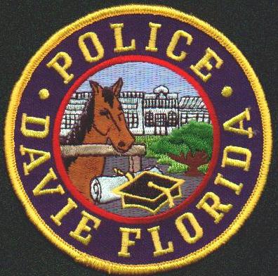 Davie Police
Thanks to EmblemAndPatchSales.com for this scan.
Keywords: florida