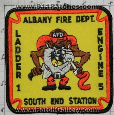 Albany Fire Department Engine 5 Ladder 1 (New York)
Thanks to swmpside for this picture.
Keywords: dept. south end station afd taz