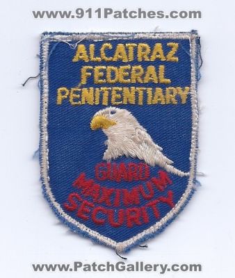 Alcatraz Federal Penitentiary Maximum Security Guard (California)
Thanks to PaulsFirePatches.com for this scan.
