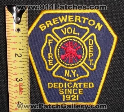 Brewerton Volunteer Fire Department (New York)
Thanks to Matthew Marano for this picture.
Keywords: vol. dept. n.y.