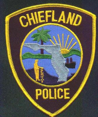 Chiefland Police
Thanks to EmblemAndPatchSales.com for this scan.
Keywords: florida