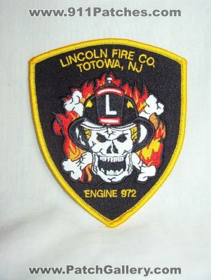 Lincoln Fire Company Engine 972 (New Jersey)
Thanks to Walts Patches for this picture.
Keywords: co. totowa nj