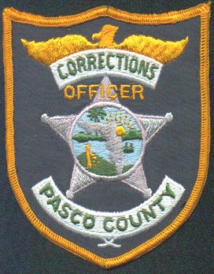 Pasco County Corrections Officer
Thanks to EmblemAndPatchSales.com for this scan.
Keywords: florida