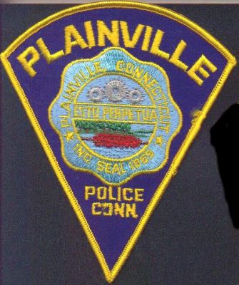 Plainville Police
Thanks to EmblemAndPatchSales.com for this scan.
Keywords: connecticut