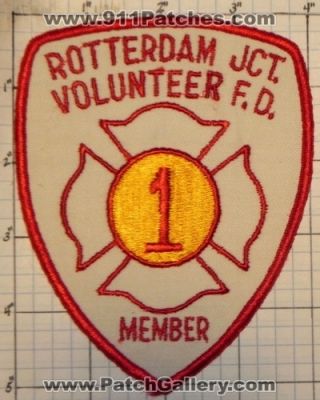 Rotterdam Junction Volunteer Fire Department Member (New York)
Thanks to swmpside for this picture.
Keywords: jct. f.d. fd dept. 1