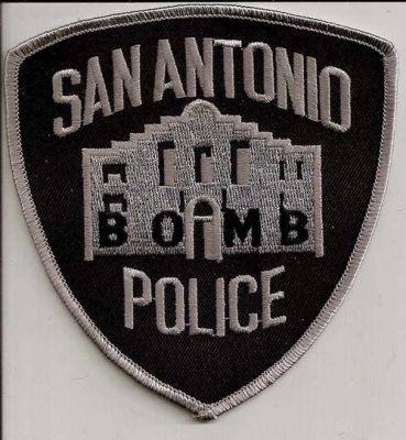 San Antonio Police Bomb
Thanks to EmblemAndPatchSales.com for this scan.
Keywords: texas