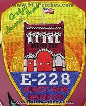 FDNY Fire Engine 228 (New York)
Thanks to HDEAN for this picture.
Keywords: e-228